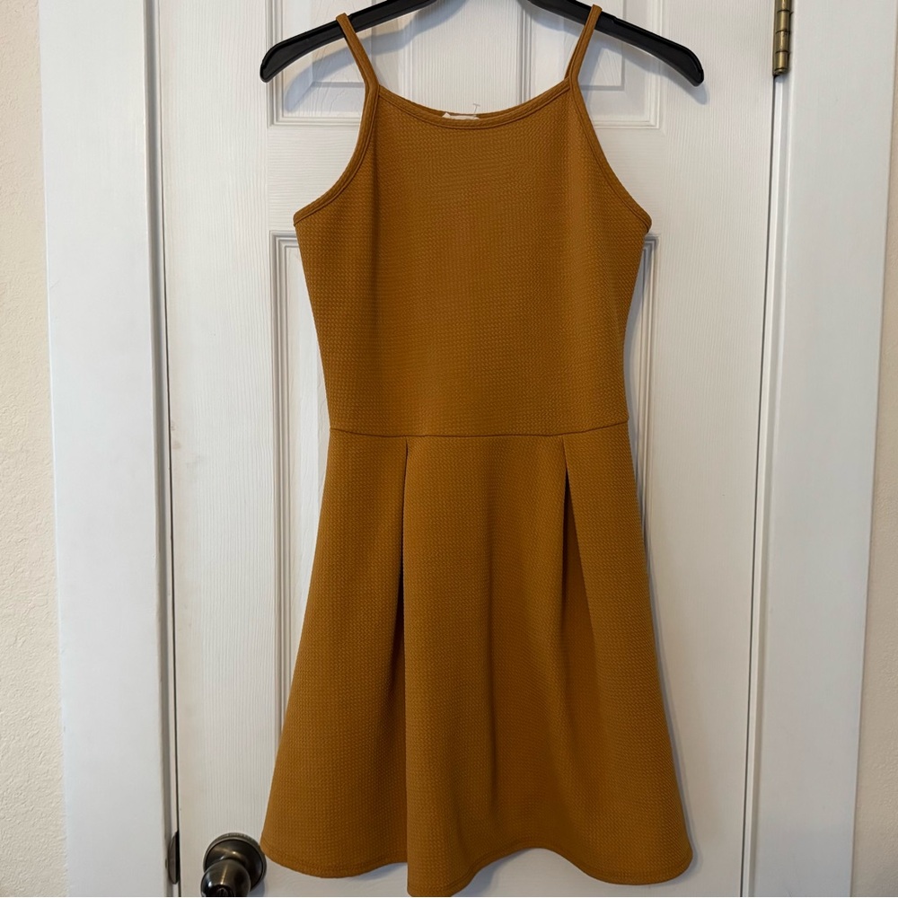 Olivia Rae Size M Mustard Textured Fit & Flare Skater‎ Dress Sleeveless Stretch